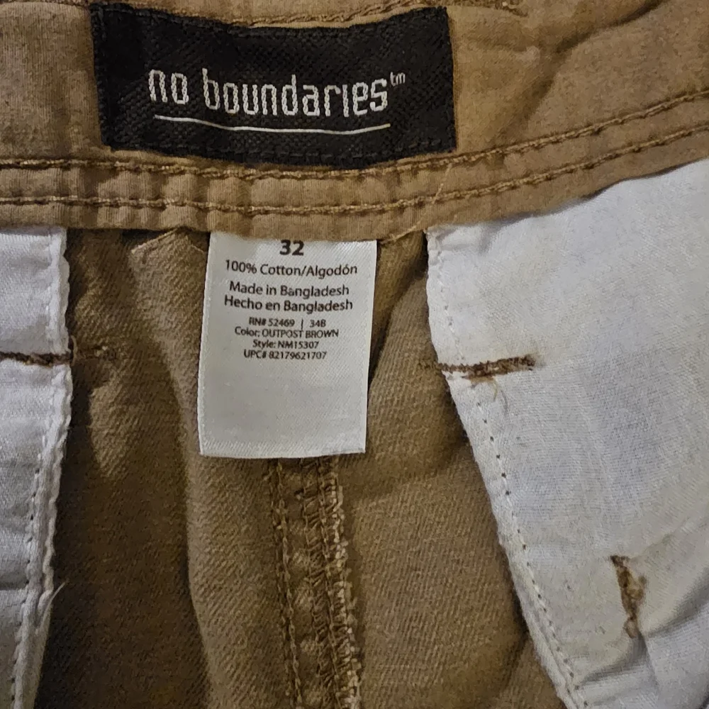 Cargo shorts - Picture 1 of 3